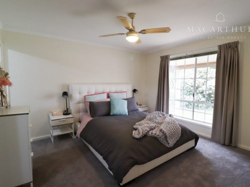 2 Egret Place, Estella NSW 2650