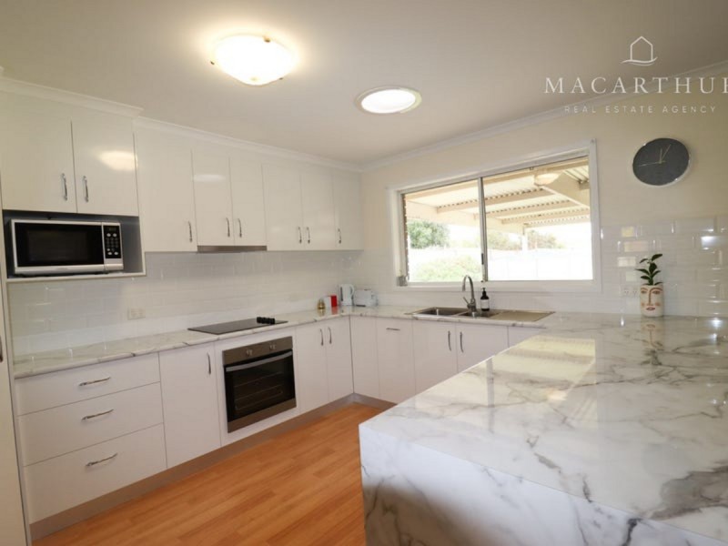 2 Egret Place, Estella NSW 2650