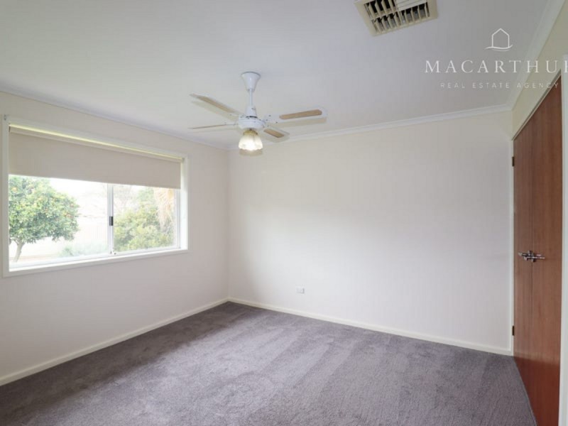 2 Egret Place, Estella NSW 2650