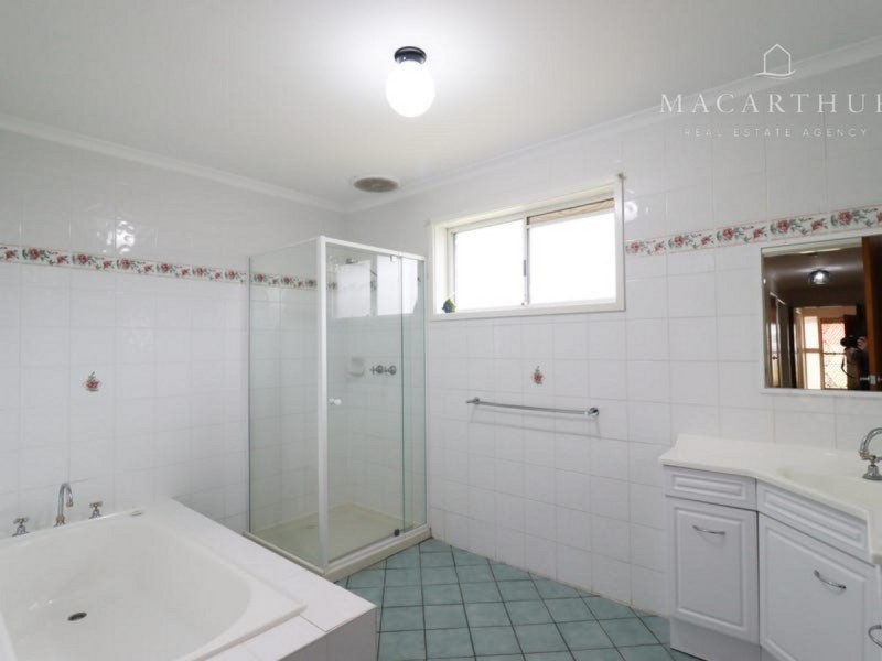 2 Egret Place, Estella NSW 2650