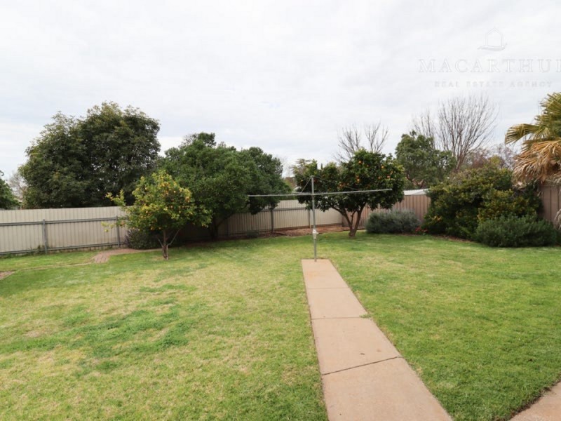 2 Egret Place, Estella NSW 2650
