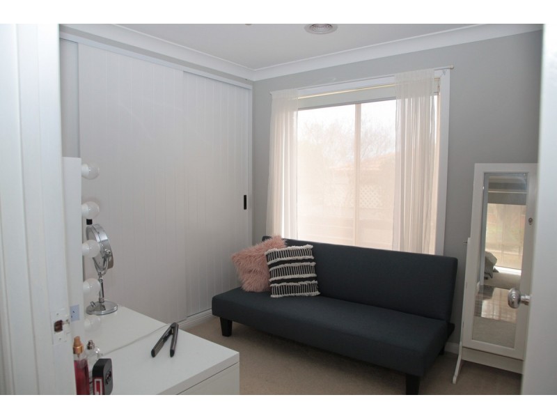 18 Canola Place, Estella NSW 2650