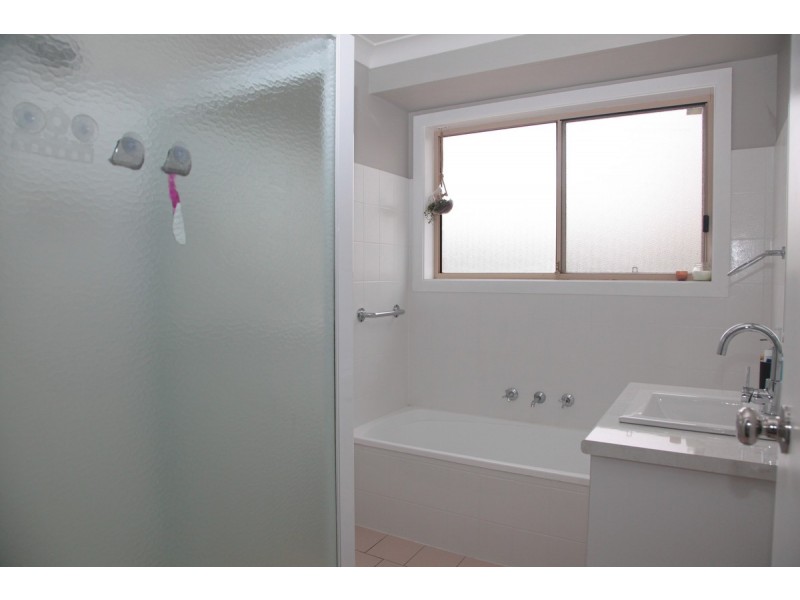 18 Canola Place, Estella NSW 2650