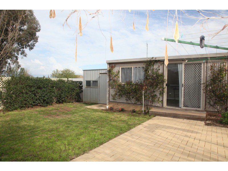 18 Canola Place, Estella NSW 2650