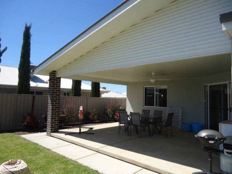 1/12 Trumper Street, Boorooma NSW 2650