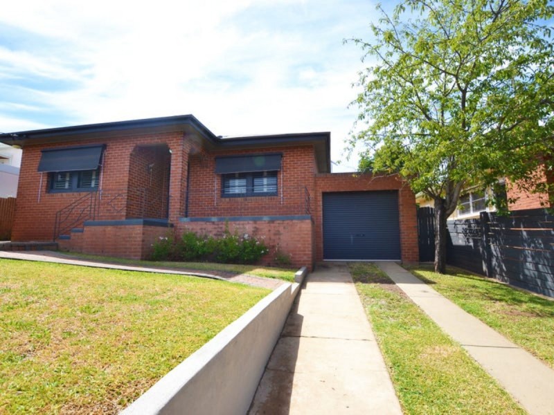 31 Mitchelmore Street, Turvey Park NSW 2650