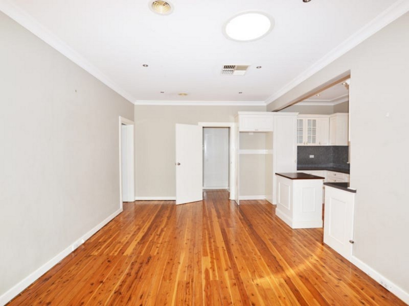 31 Mitchelmore Street, Turvey Park NSW 2650