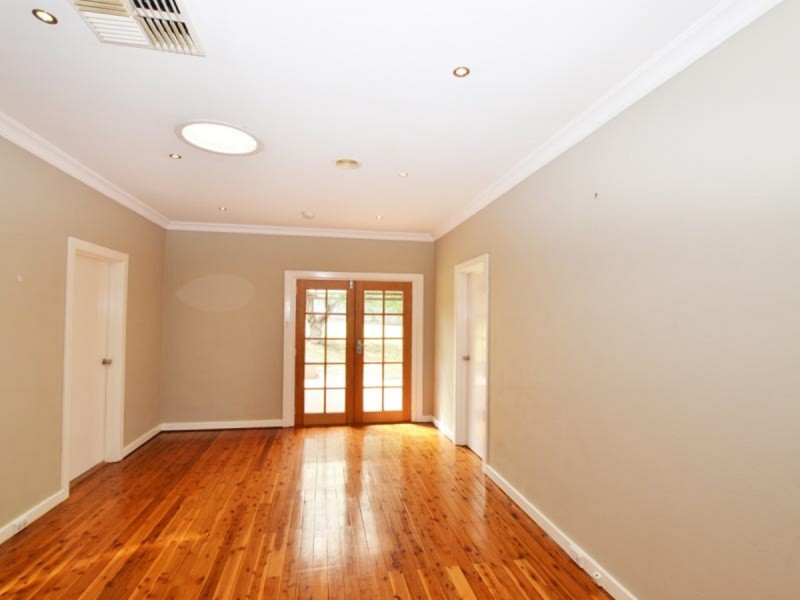 31 Mitchelmore Street, Turvey Park NSW 2650