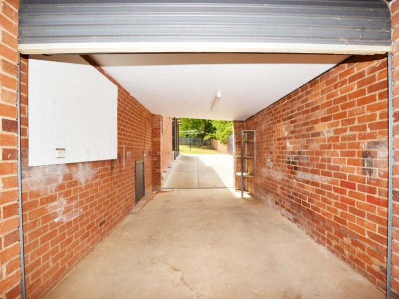 31 Mitchelmore Street, Turvey Park NSW 2650