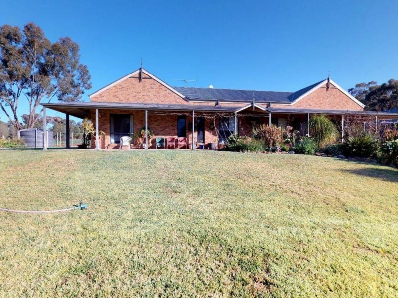 15 Quarry Road, Coolamon NSW 2701