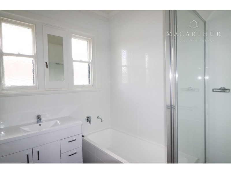 158 Fernleigh Road, Mount Austin NSW 2650