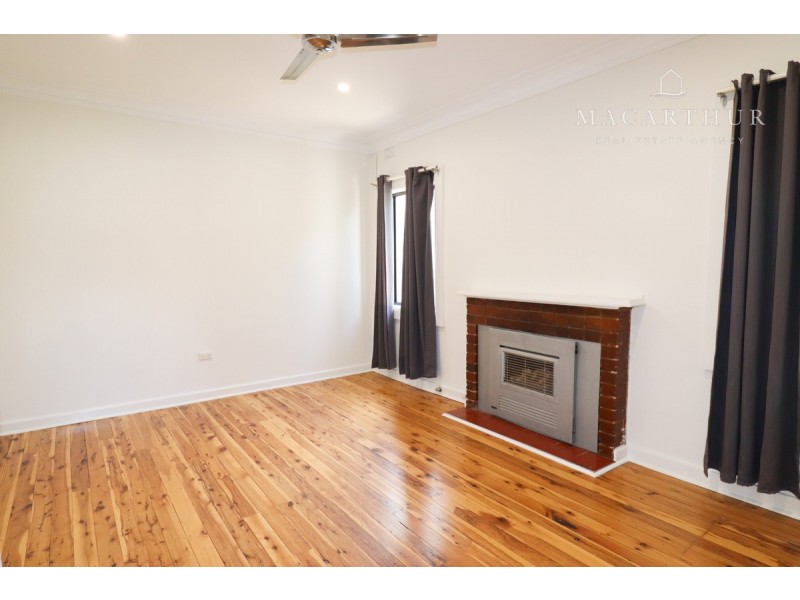 158 Fernleigh Road, Mount Austin NSW 2650