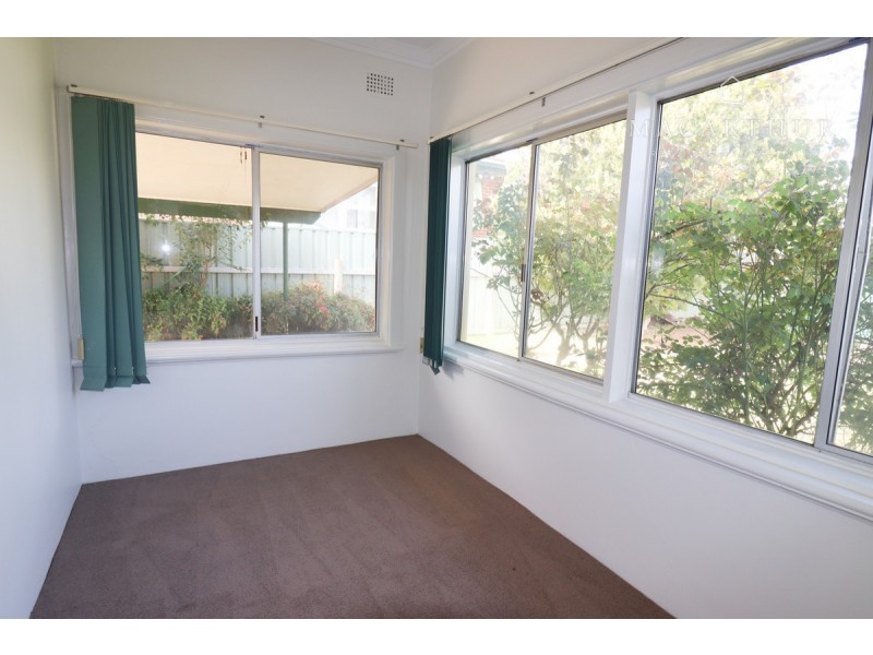 158 Fernleigh Road, Mount Austin NSW 2650