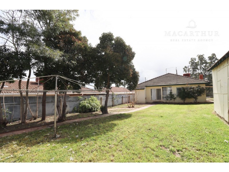 158 Fernleigh Road, Mount Austin NSW 2650