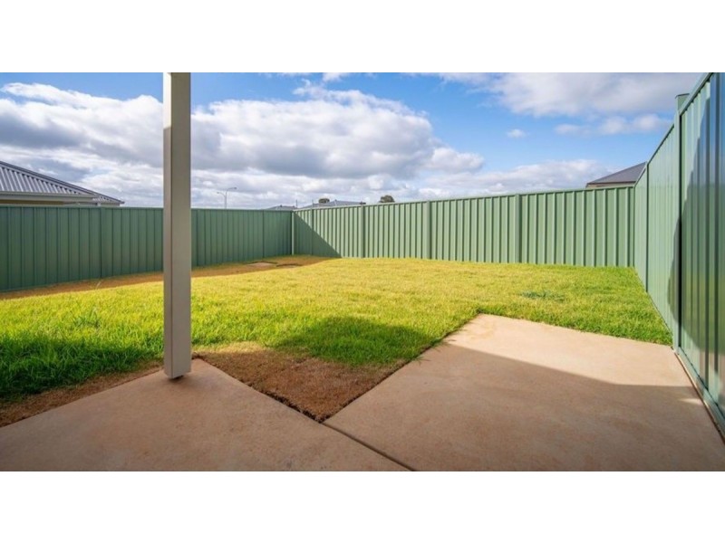 49 Paperbark Drive, Forest Hill NSW 2651