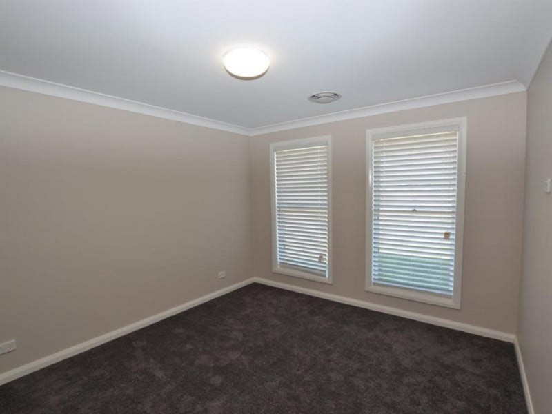 5 Muttama Parade, Gobbagombalin NSW 2650