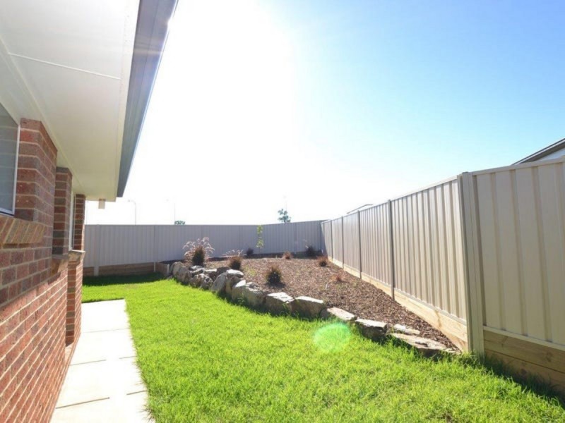 5 Muttama Parade, Gobbagombalin NSW 2650