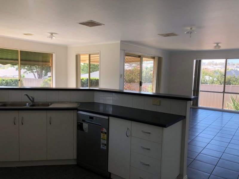 19 Illeura Road, Bourkelands NSW 2650
