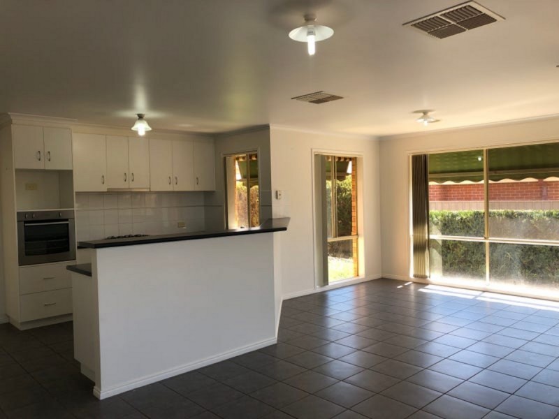 19 Illeura Road, Bourkelands NSW 2650