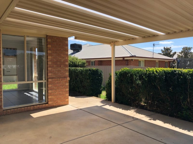 19 Illeura Road, Bourkelands NSW 2650