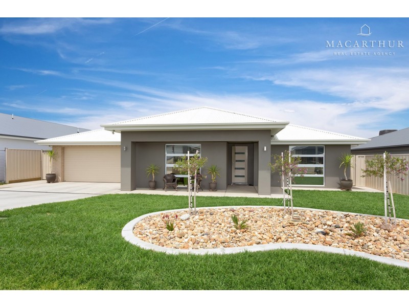 13 Goonawarra Street, Gobbagombalin NSW 2650