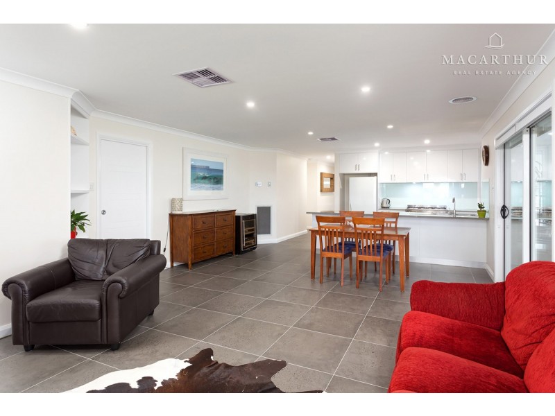 13 Goonawarra Street, Gobbagombalin NSW 2650