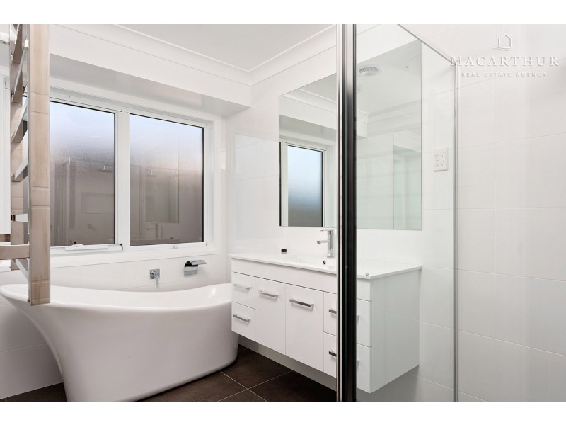 13 Goonawarra Street, Gobbagombalin NSW 2650