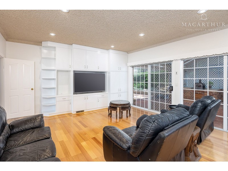 2 Loru Close, Kooringal NSW 2650