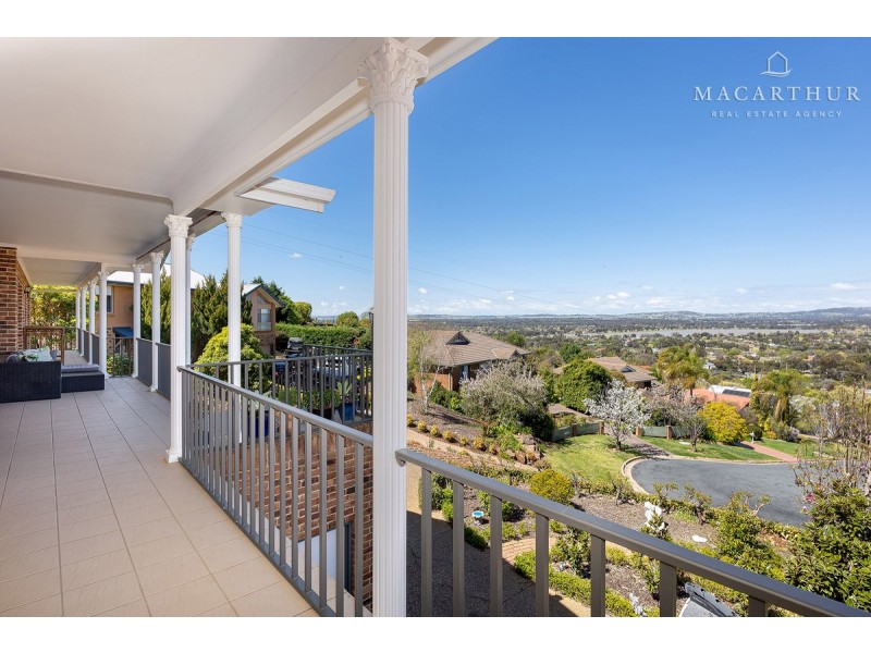 2 Loru Close, Kooringal NSW 2650