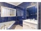 2 Loru Close, Kooringal NSW 2650
