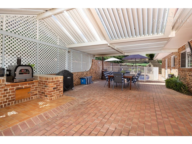 2 Loru Close, Kooringal NSW 2650