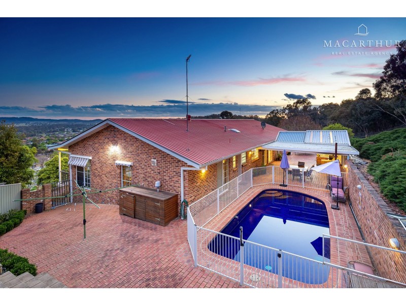 2 Loru Close, Kooringal NSW 2650