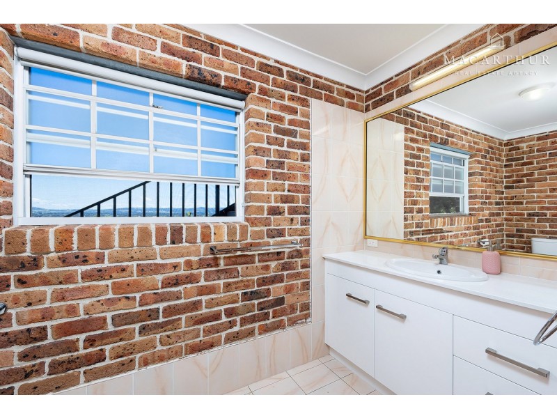 2 Loru Close, Kooringal NSW 2650