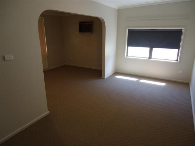 8 Rudd Street, Wagga Wagga NSW 2650