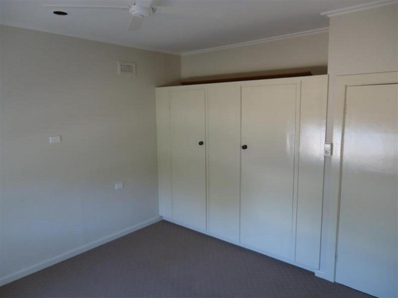 8 Rudd Street, Wagga Wagga NSW 2650