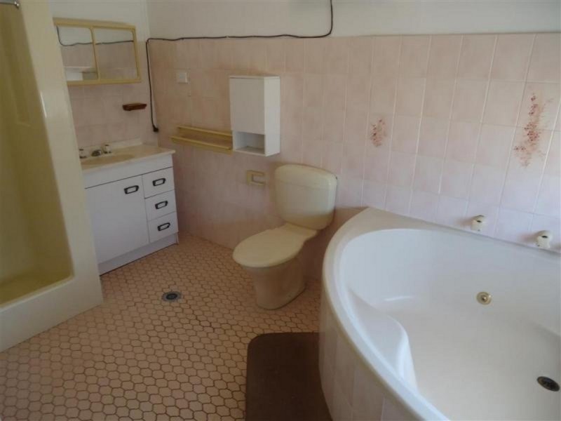 8 Rudd Street, Wagga Wagga NSW 2650