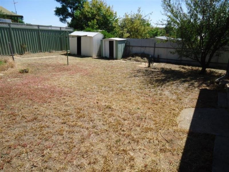 8 Rudd Street, Wagga Wagga NSW 2650