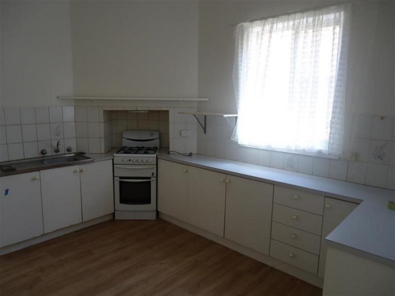 26 Tompson Street, Wagga Wagga NSW 2650