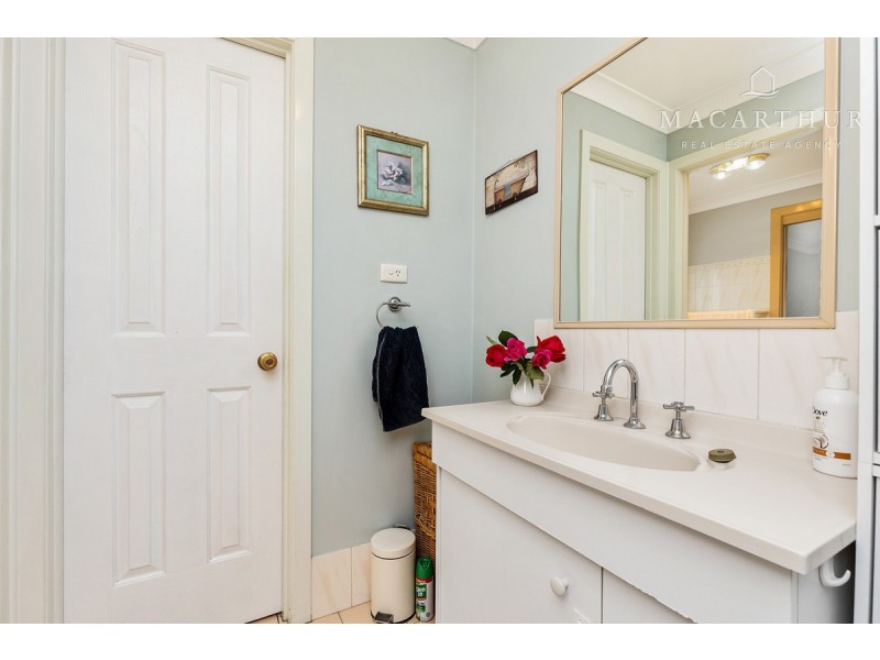102 Raye Street, Tolland NSW 2650
