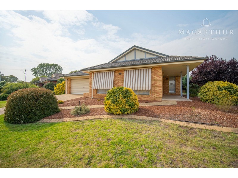4 Mangrove Crescent, Forest Hill NSW 2651