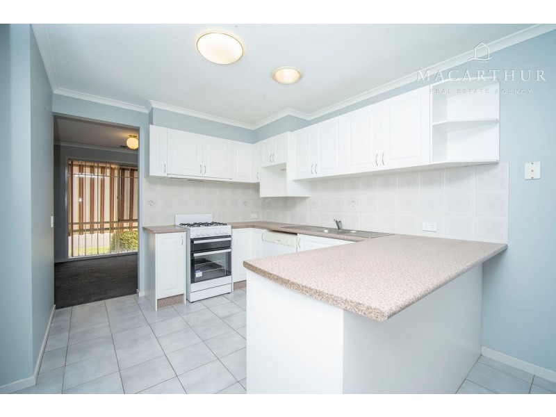 4 Mangrove Crescent, Forest Hill NSW 2651