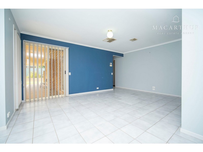 4 Mangrove Crescent, Forest Hill NSW 2651