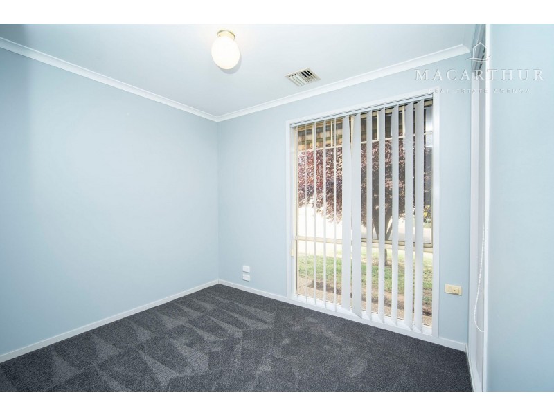 4 Mangrove Crescent, Forest Hill NSW 2651