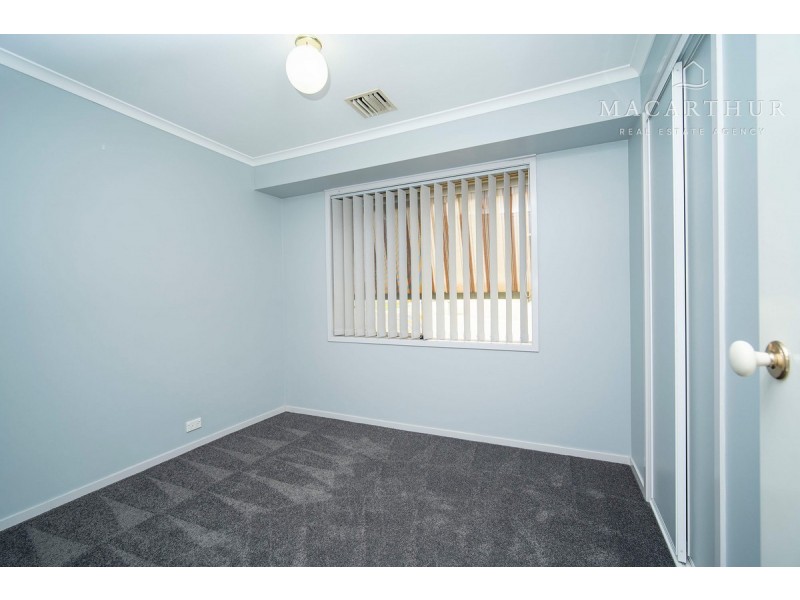 4 Mangrove Crescent, Forest Hill NSW 2651