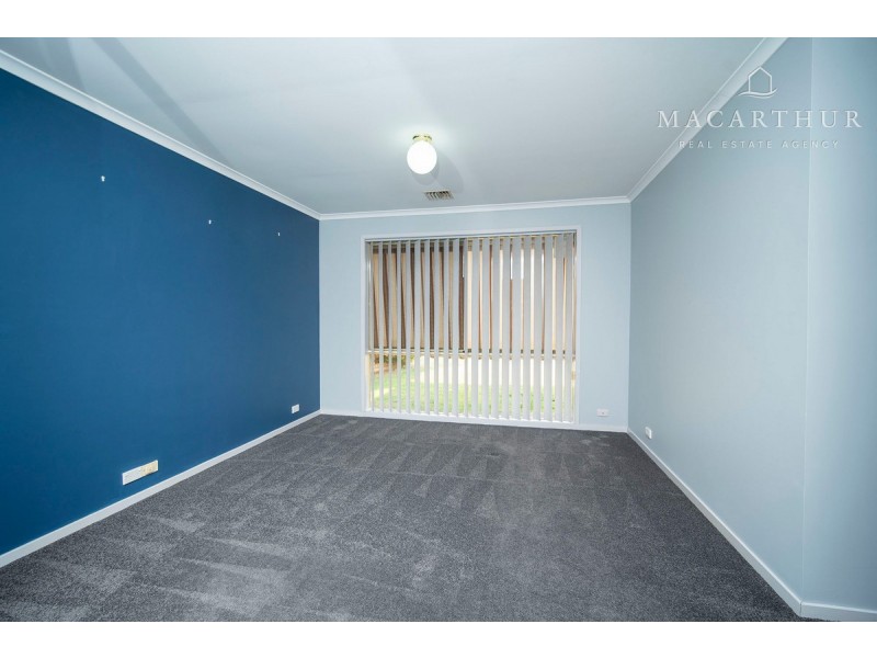 4 Mangrove Crescent, Forest Hill NSW 2651