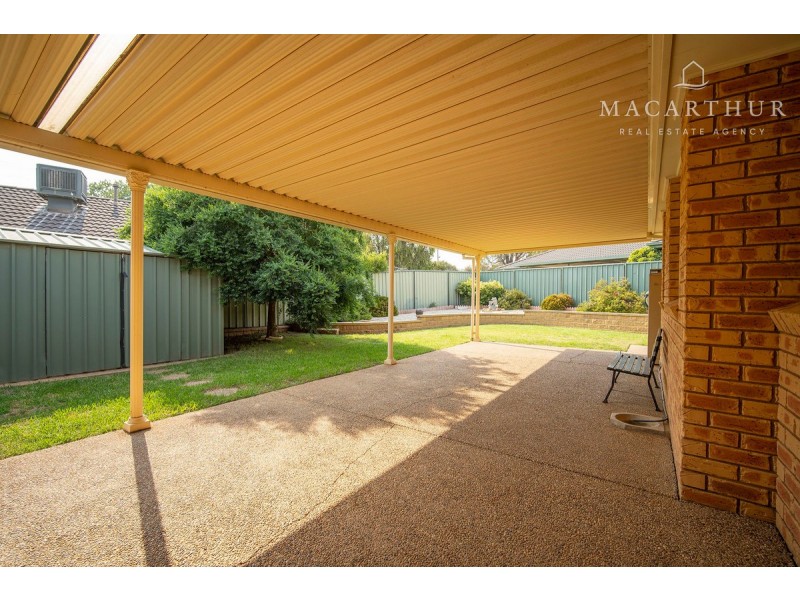 4 Mangrove Crescent, Forest Hill NSW 2651