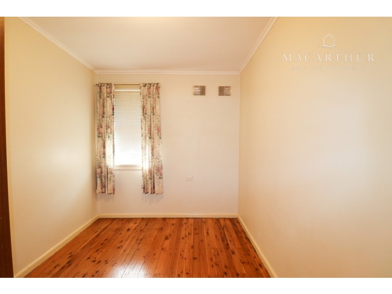 50 Gilmore Avenue, Mount Austin NSW 2650