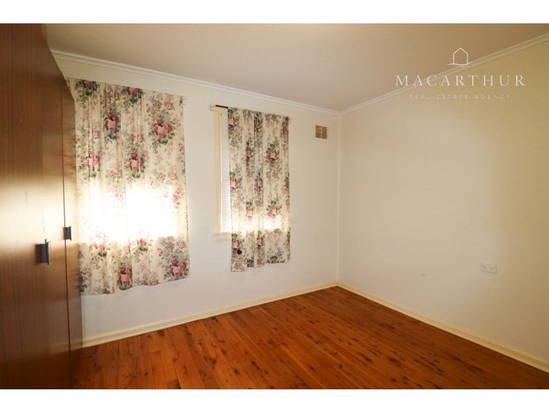 50 Gilmore Avenue, Mount Austin NSW 2650
