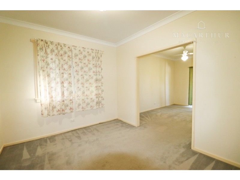 50 Gilmore Avenue, Mount Austin NSW 2650