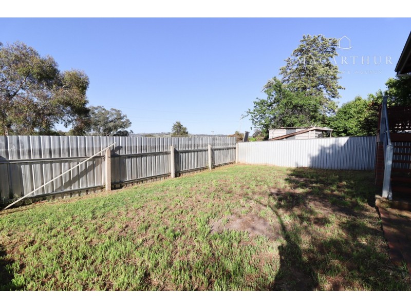 50 Gilmore Avenue, Mount Austin NSW 2650